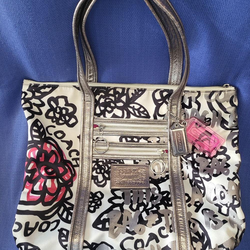 Coach Women's Graphic Tote Bag - Black and Cream - Picture 3 of 15